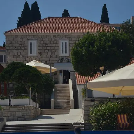 Borik 3* لومباردا