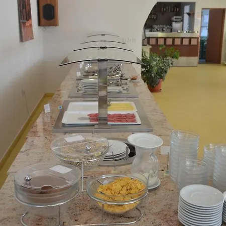 Borik فندق لومباردا