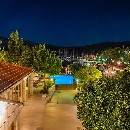 فندق Borik لومباردا